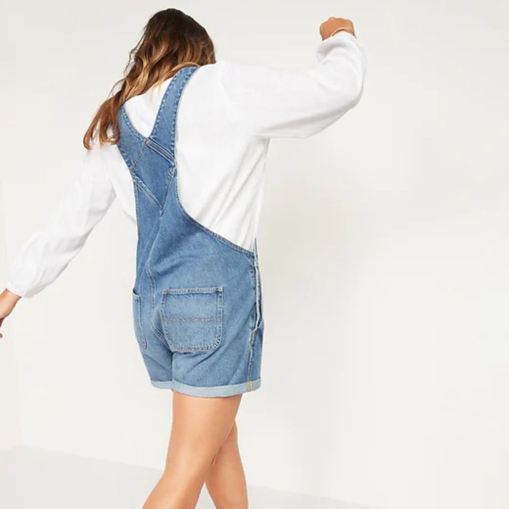 🆕NWT Old Navy Slouchy Workwear Cuffed Jean Short Overalls in 'Ayana' - Picture 2 of 16
